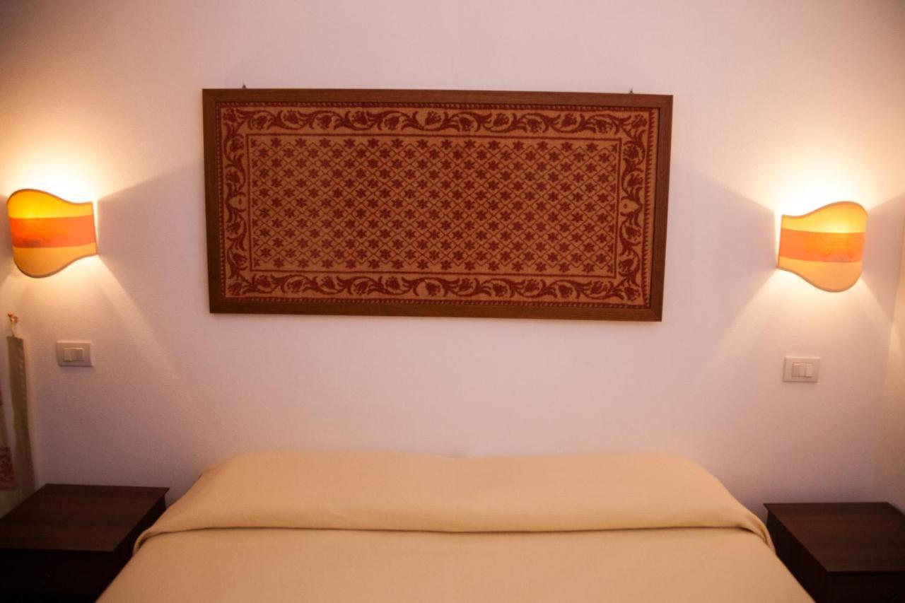 Affitta Camere Casa Delle Rose Villanova Monteleone Dış mekan fotoğraf